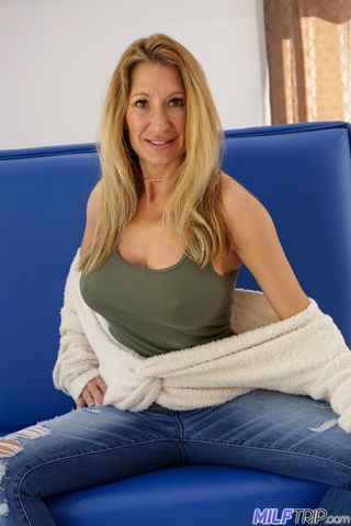 #milftrip #milfs gorgeous newcomer