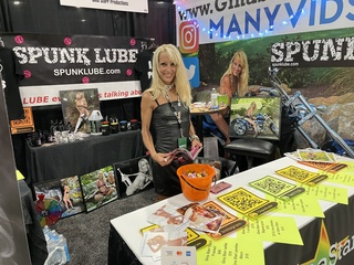 i’m here @exxxotica 2021