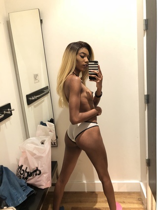 (un)dressing room https://t.co/qwpi1yygfb