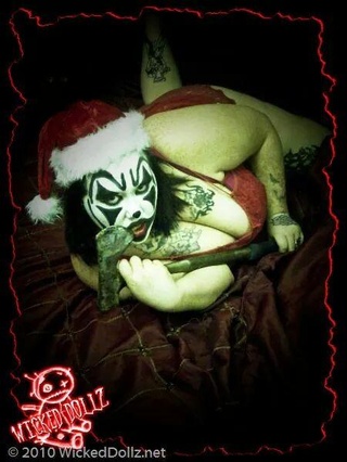 axe-mas july http://t.co/tq47rrsgfy
