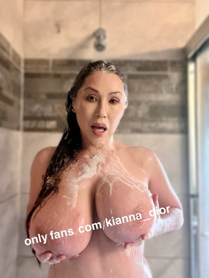 Time for a shower- Join P❤️‍🔥rno mommy now 🚿 link in bio RT 😘 https://t.co/O7DKXovjoL
