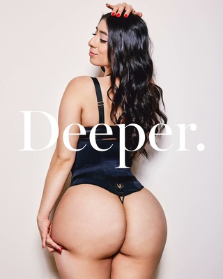flaunt curves attitude @violetsaucy