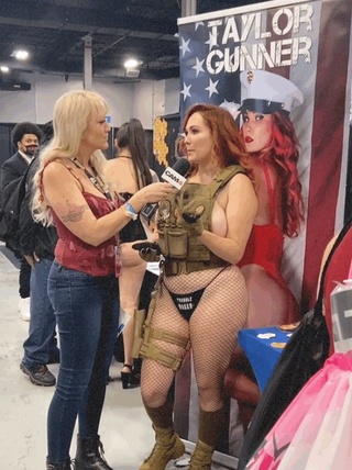 espalda @exxxotica with @alanaevansxxx