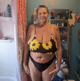 sunflower bikini https://t.co/nmt3fk0bq5