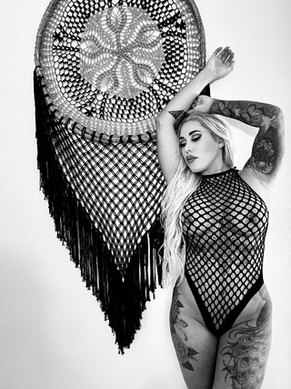 upcoming set with @yasmin0fficial