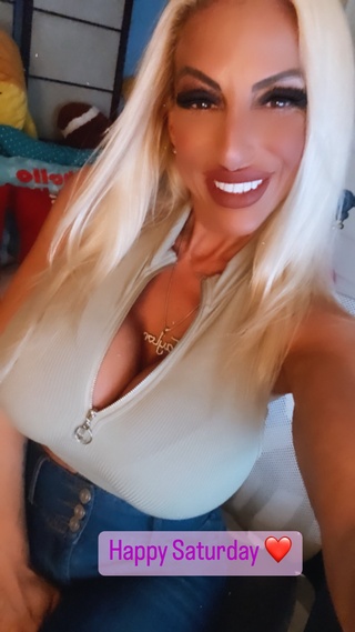 feliz sábado y’all see