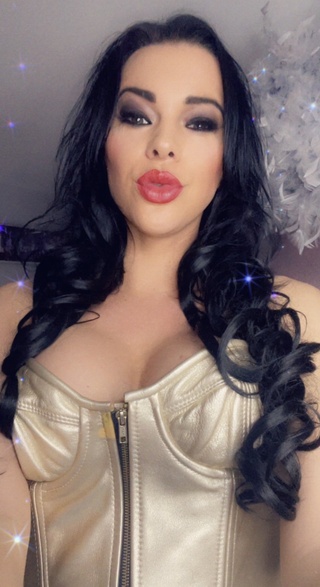 esta noche late one 😜💋🤑