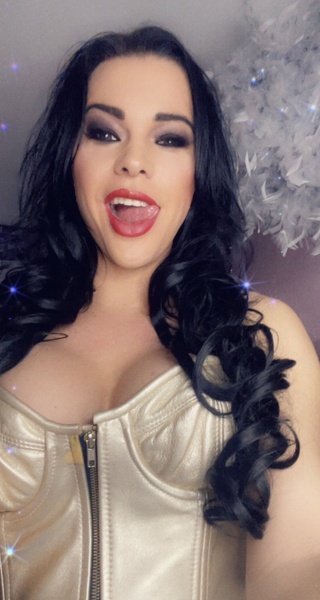 esta noche late one 😜💋🤑