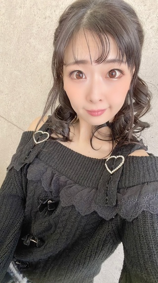 今日はシースルーな前髪にしてもらいました🥰 https://t.co/fg4hboccy4