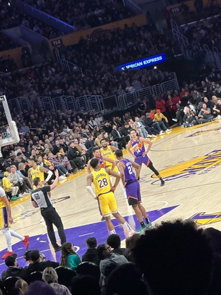 侍ジャパンが帰国しましたが、私は昨日からlaへ🙋‍♀️
八村くんがレイカーズ🏀とは感慨深い…🥹
そして今日は大谷くんロスすぎてアナハイムへグッズを買いに行きました🥲 https://t.co/q0tuhepwsu