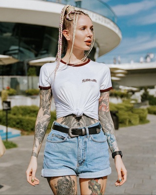 flame chica 

👇🏻sub gratis