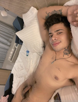 i'm cachonda chico https://t.co/6yduuc55cw
