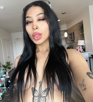 nip $lip https://t.co/06xgbvnhqn
