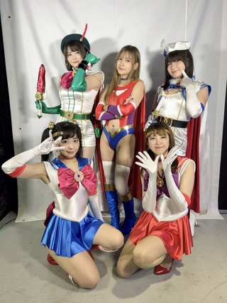 きのーは！
gigaヒロインライブありがとうございました😍

4年？ぶりのヒロインライブ🦸‍♀️
生アクション生台詞大丈夫？って不安でしたが、共演のみんなのおかげで無事演じ切ることができました❤️
4人のヒロインたち、ありがとう🥰

そして、このような機会をくださった
gigaさんありがとうございます🥹 https://t.co/sntrye1rrw
