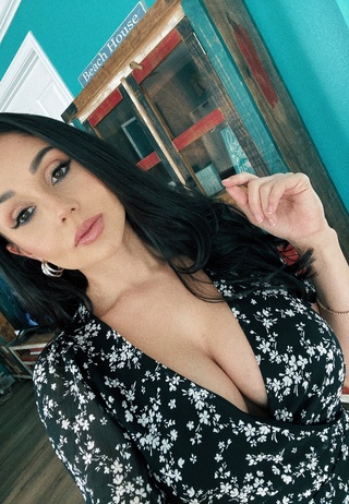 well hello cleavage https://t.co/ps0els5xbg