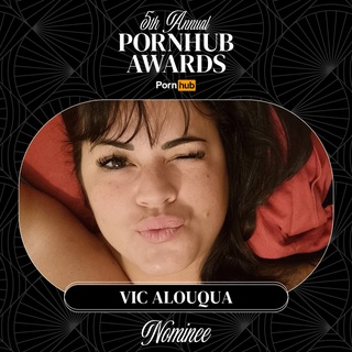 nominee top mujer solitario