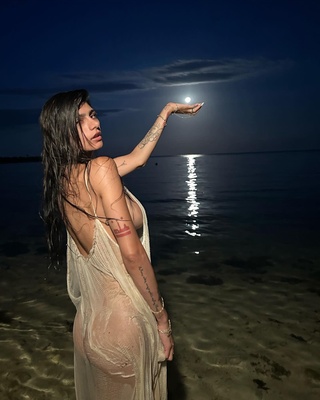 🌕🧜🏽‍♀️💫 https://t.co/9k42shbdx6