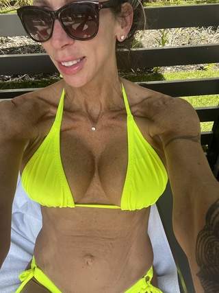 pool time selfie https://t.co/46wi7fjvcq