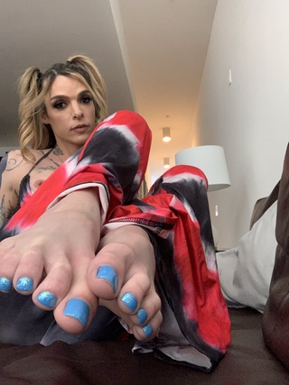 feet thread show your