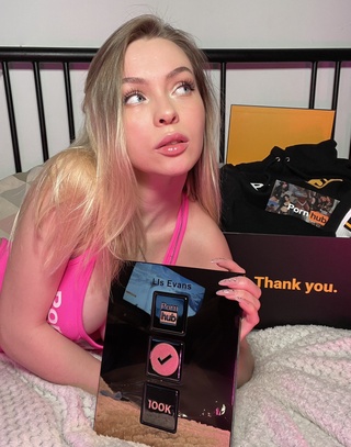 thanks @pornhub @pornhubmodels https://t.co/yukelxuccw