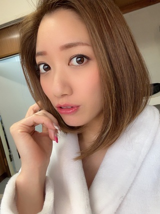 髪の毛伸びるの早すぎて
みんなにビックリされてる🙄🙄🙄🙄🙄 https://t.co/ziwok9frne