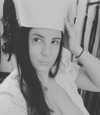 naughty nurse xena come