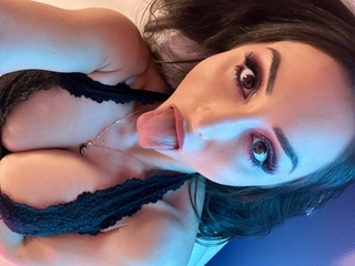live show tonight 💜
see