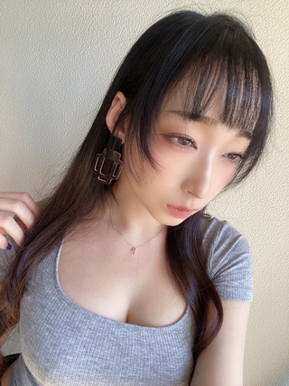 前髪作ったー
前髪の整え方素人( 　˙-˙　 https://t.co/nakv2wc1d6