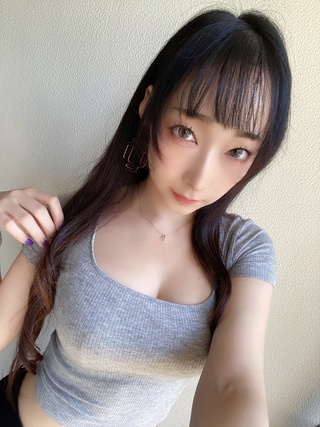 前髪作ったー
前髪の整え方素人( 　˙-˙　 https://t.co/nakv2wc1d6