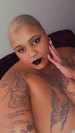 calvo guapas 👩🏾‍🦲💕 https://t.co/kr8rktyijl