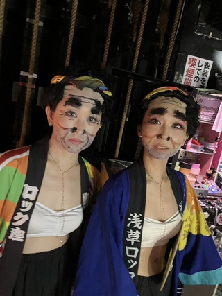 今日も応援差し入れお心付けありがとう😊
初デビューの赤島藤郎ちょっとミスなどもありましたが楽しかった🤣
沙羅姐さんの30年の重み、想い、色々感じます。驕らず謙虚で人に優しく自分に厳しい素敵な沙羅お姐さんにこれからもついていきます🥰
姐さんの背中をみてどんな芸も真摯に向き合うメンバー🤭 https://t.co/rf0oafilrx
