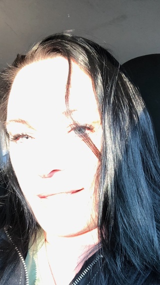 omg look her ojos
