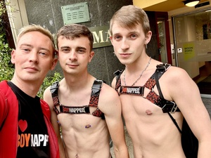 Time to get started! If you are in Amsterdam come down to Senior Pride and see us! #AmsterdamPride #TeamBoynapped
@TaylorMasonXXX @FelixHananXX @AshtonBradleyX https://t.co/lHQAxekial