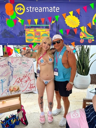 live adult models