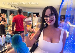 Chilling in the @XBIZ White Party Penthouse suite 💋💋 and got to meet the very handsome @PornoDan https://t.co/takBJndLI9