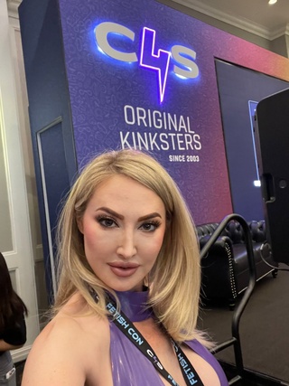 who’s @fetishcon come say