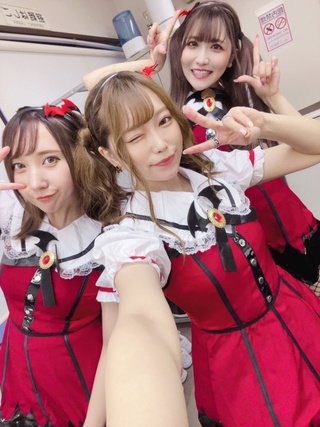 ラブポ同窓会🩷急遽の開催だったのに来てくれたみんなありがとうだよ😭♥️
ひっっさびさのステージで歌って踊っては最高に楽しかったしみんなのコールが最高に気持ちよかった🫶💕
まりあちゃんれな氏ともまたラブポやれて嬉しかったなぁ🥹💕
ほんとにみ〜んな今日はありがとまたね♥️ https://t.co/sc1dbcblny