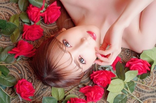 🌹35歳になりました👸🌹

35歳の友田彩也香も愛してくれますか？🥺🫶

いつも本当にありがとう🥹🙏
これからもよろしくね🥰 https://t.co/dhsferdiap