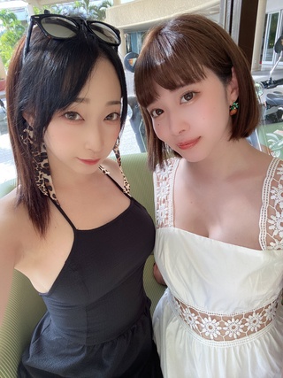 レンタル彼女沖縄旅行3日目~
昨日は一日中マリンスポーツだったからなにもポストすることなかったけど
今日は白黒ワンピにバッチリメイクで
全力で楽しむ！写真撮るぞ~！ https://t.co/bgxinbimw9