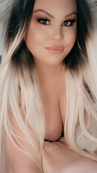 guess what it’s birthday!!🥳🎉🎊