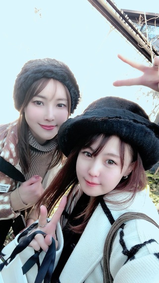 真白姐さんと引退したバニーの本家の子と3人でランチしました☺️
劇場に乗ってると日々バタバタしてあまりゆっくりお話し出来ないのでランチしながらすごくいい時間でした☺️🌈 https://t.co/2ncnrhfh1c