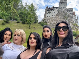 all the mujeres who