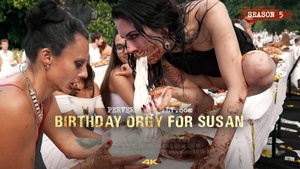 🎉Hundreds of people dressed in innocent white 😍 sat in front of the mansion. Susan @BrittanyBardot1 and Anna @AnnadeVilleXXX personally welcomed all the guests in an extremely perverse style .▶️https://t.co/KdEebuAeVi◀️ https://t.co/xo2