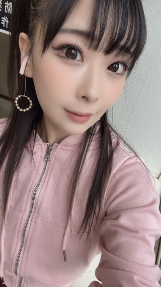 ここ最近で一番緊張しているかもしれないけど、頑張るので応援してね😍 https://t.co/6rttbfotze