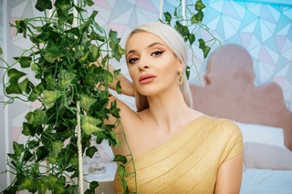 guess who online 💛
#blonde