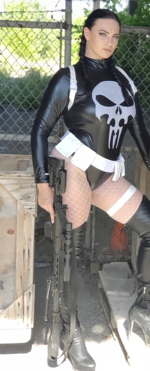 All hell The 1 & Only @LadyAnacondaHOA on her special day ! I’ve been around forever & I’m proud 2 see someone really get the credit & respect they deserve. This woman came up brick by brick & now has become The True Queen Of Spade♠️ Happy Bi