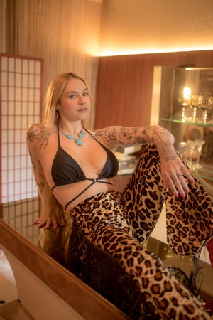 So grateful I never signed up for one of these fake ass management teams that have overtaken content creating just adding another layer of fake phoniness to this already fake industry 🤣. Come find out why I’ve stayed top 2% for the last  5 to 7 