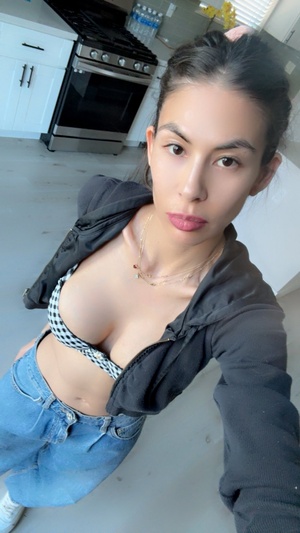 I’ll be in SF & NYC in June see ya there!✨#VahnAddict 
HeatherVahn@gmail.com https://t.co/7AIXsj3CsJ