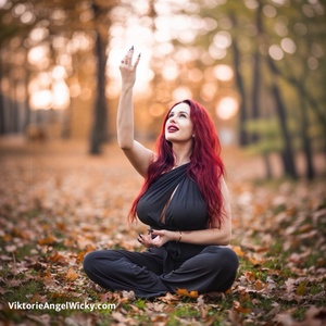 When the world seems too dark. When it seems, like there is no light, no way out. Don’t give up. The hope us here. The light is here. There is always way out. Follow the light. 

#energyhealer #lightworker #healer #exorcist #lifecoach #therapist ht