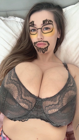 Boo. Did you miss me?! I’m almost back to FULL health ;) any messages needed to be replied to will be done this week. I’m also going live on TikTok ( https://t.co/J7tRsi2RFp ) this week, to chat about everything. Follow me if you want updates on 